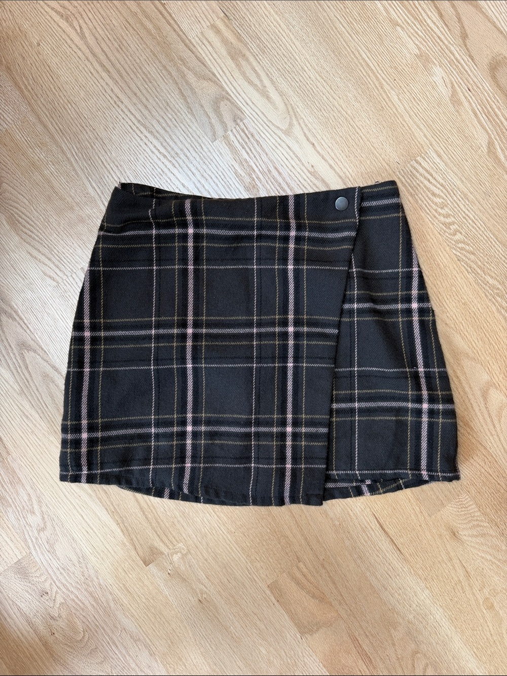 No Boundaries Black Plaid Mini Skirt with Pink Stripes